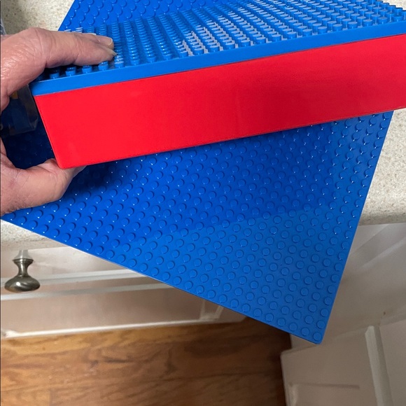 LEGO bundle. With characters and extra pieces and storage box - Picture 4 of 4